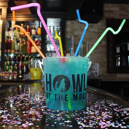 Family + Friends + Bucket of Booze for sharing + Live Music + Confetti = the perfect long weekend. Happy Thanksgiving weekend, everyone! . . . #howlatthemoon #livemusic #drinks #wolfpack #buckets #entertainers #family #friends #sharing #thanksgiving #thanksgivingeve #blackfriday #friendsgiving #drinks