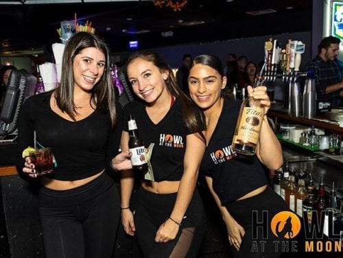 Happy Friday! Come drink @titosvodka & @millerlite with us tonight! (But not, like, mixed together..that’d be weird🤣) . . #howlatthemoon #millerlite #titosvodka #happyhour #friday #friyay #cocktials #beers #weekend
